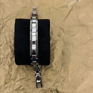Silver Geometric Pattern Bracelet